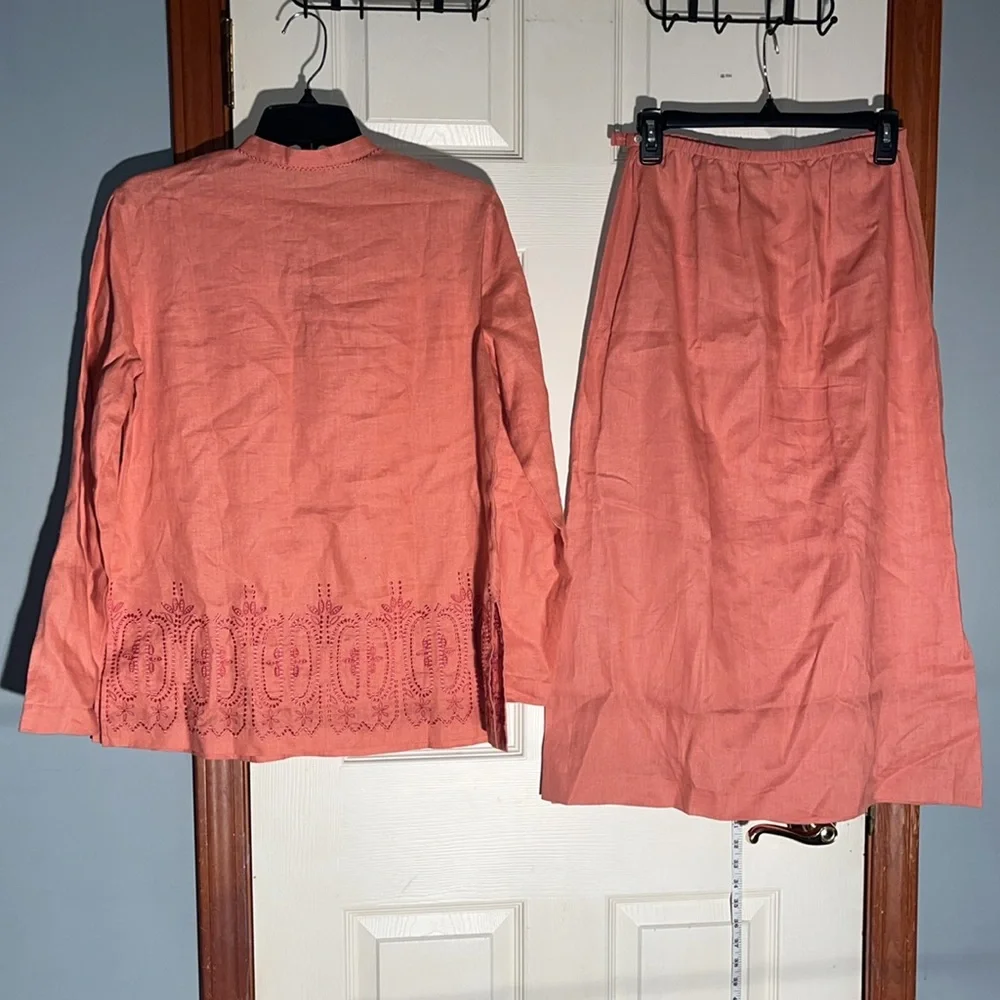 Neiman Marcus-S-Elegant Coral Skirt & long sleeve keyhole 100% linen tunic top.